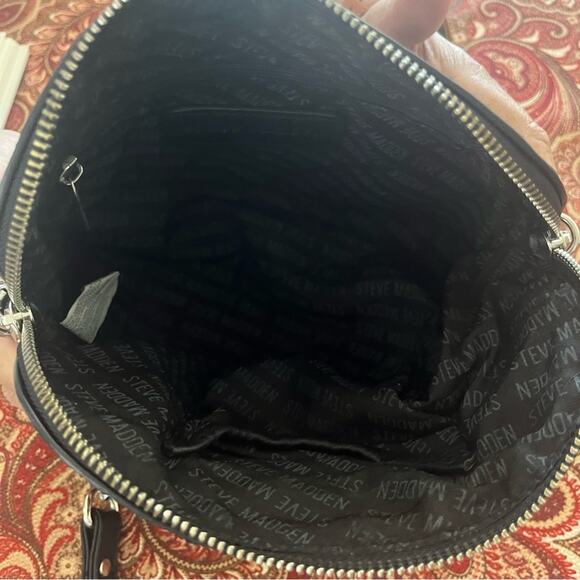 Steve Madden Small Black Crossbody Silver Hardware Vegan Leather Bag - Picture 5 of 6